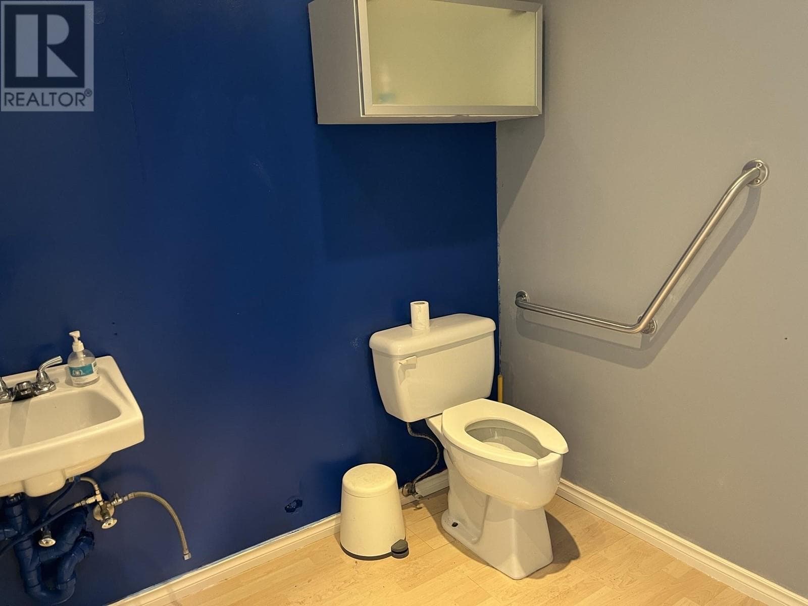 Real estate listing
