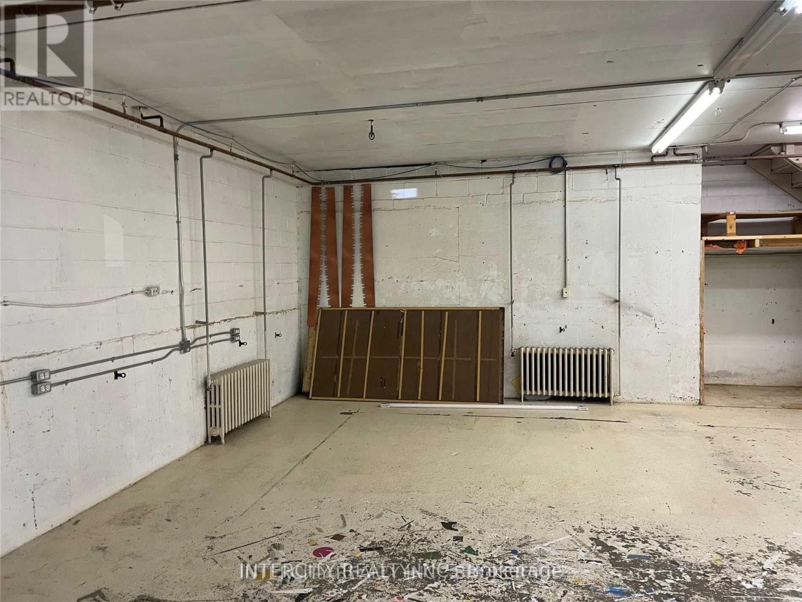 Real estate listing