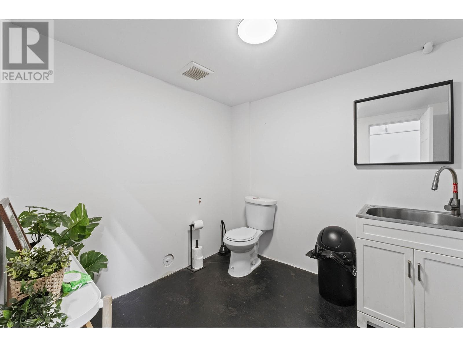 Real estate listing