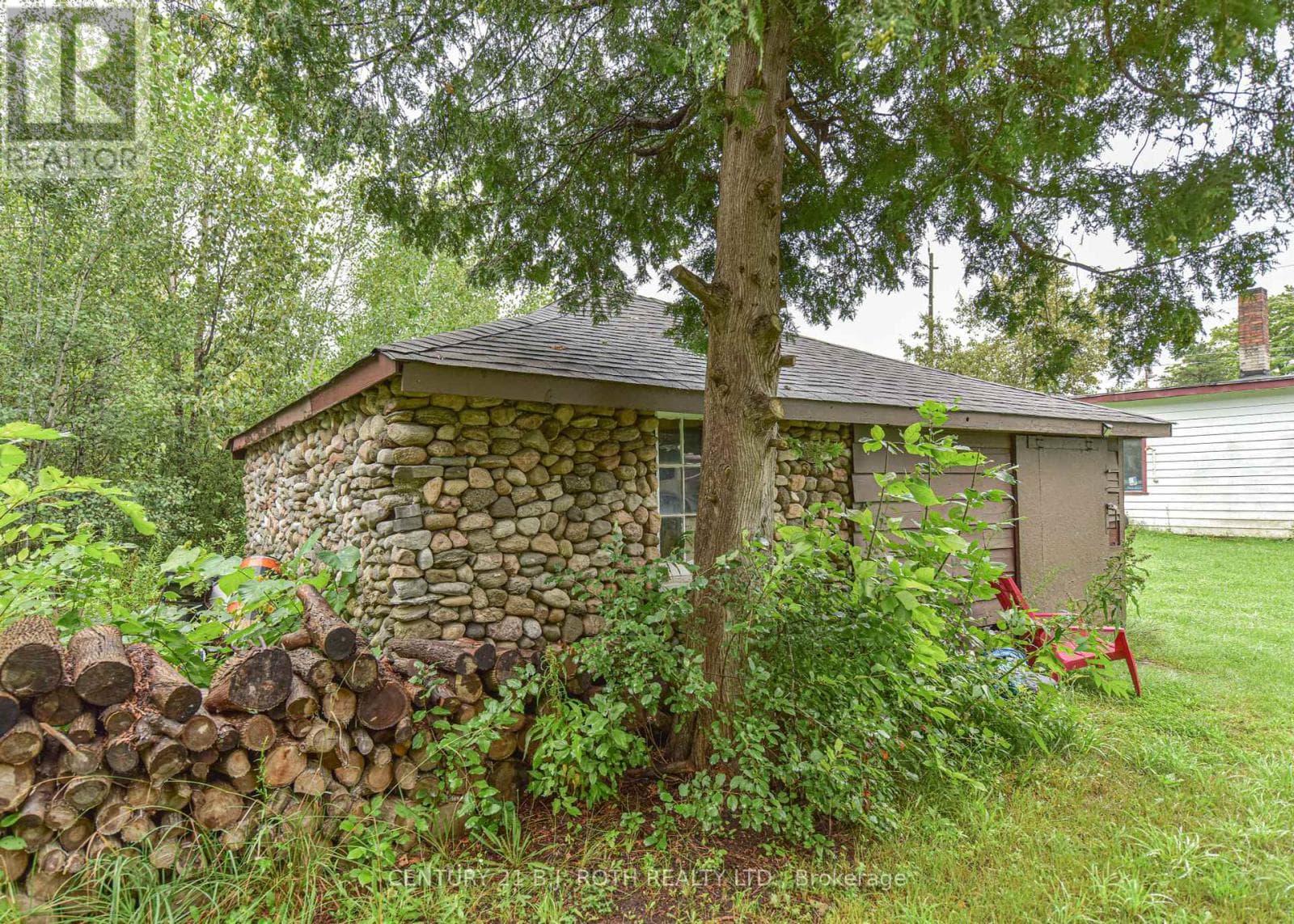 Real estate listing