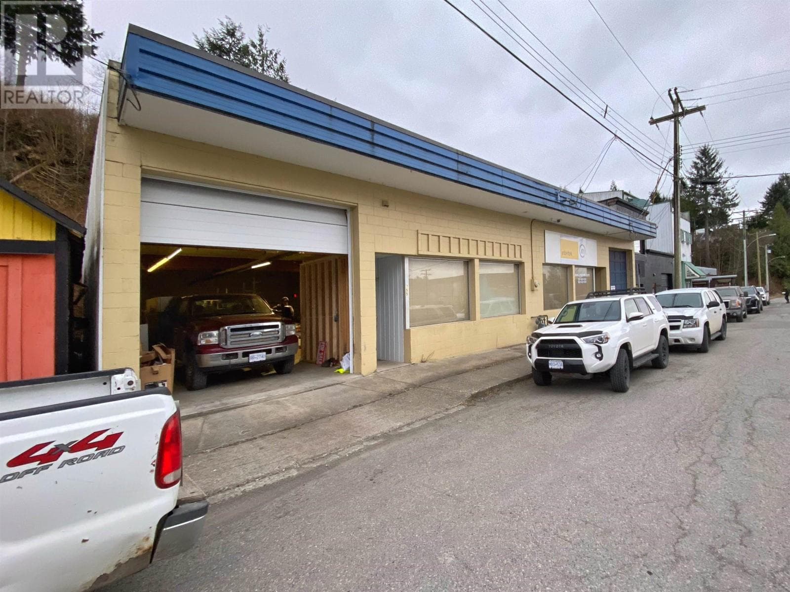 Real estate listing